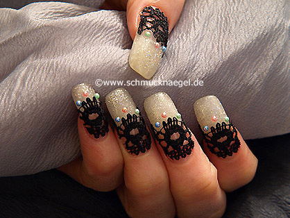  Fingernail motive with nail art lace border and pearls - Nail art motive 116
