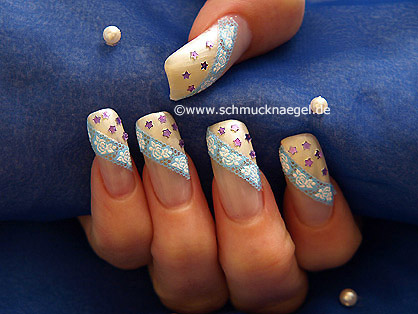  Nailart Motiv mit Nagellack in hell Beige - Nailart Motiv 129