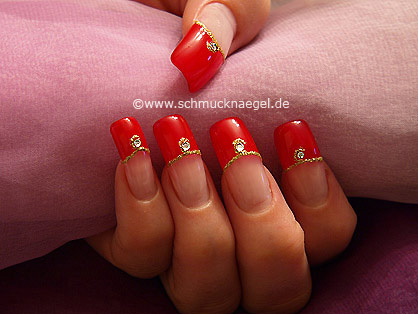  Decoraci�n de u�as con esmalte y piedra strass - Nail Art Motivo 136