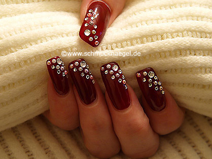  U�as decoradas con perlas medias y piedras strass - Nail Art Motivo 146