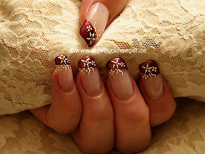  Manicura francesa con esmalte y nail art liner- Motivo 193