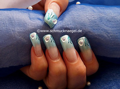 Nail art motif with oceanic mussel