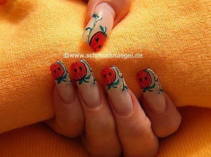 Halloween pumpkin as fingernail motif