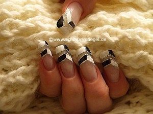 Fingernail motif with nail lacquer and nail art liner