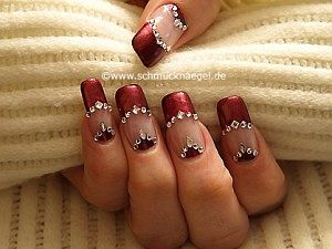 Decorated fingernails with strass stones