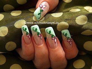 Motif for fingernails with colour gel in mint