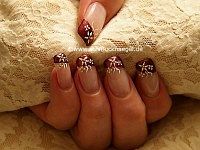 French motif with nail lacquer in copper