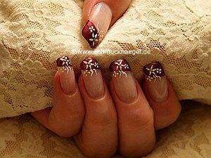 French motif with nail lacquer in copper
