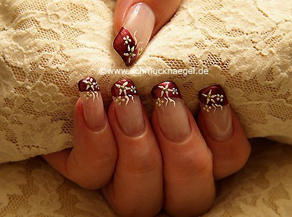 French motif with nail lacquer in copper