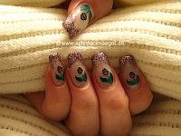 Fingernail motif with multi-glitter