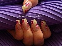 Fingernail design with nail art liner