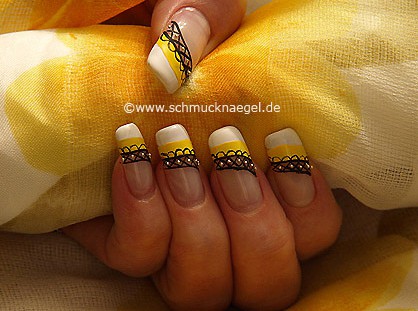 Design for nails with nail art bouillons