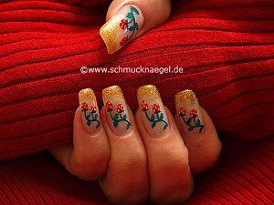 Strawberry shrub as fingernail design