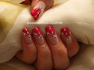 Fingernail design with striping for nail art