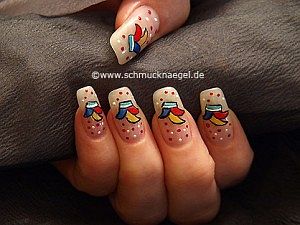 Carnival hat as fingernail decoration