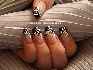 Rhombs fingernail motif with strass stones
