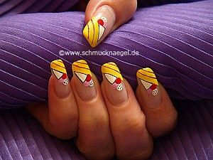 Ice-cream wafer design as fingernail motif