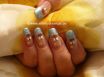 Summer motif with nail lacquer in different colours