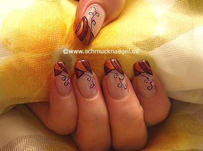 Autumn colours and micro pearls for the nails
