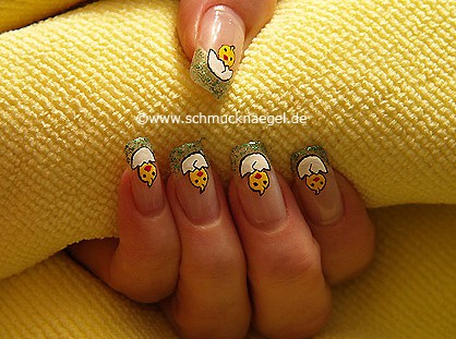 Easter chick as decoration for fingernails