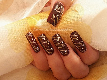 Autumn motif in dark red