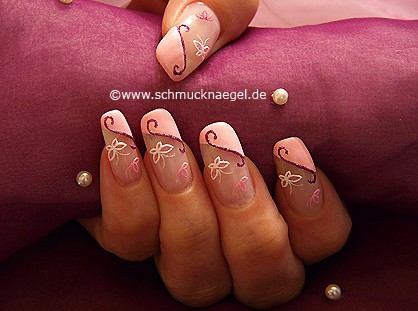 Diseños de uñas con mariposa tridimensional