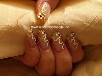Motivo de uñas en cobre-glitter y blanco