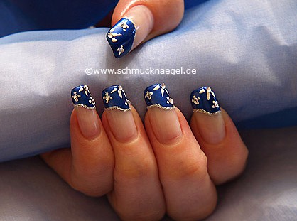 Diseño frances para uñas con piedras strass