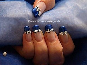 Pajarita con esmalte para manicura francesa diseño