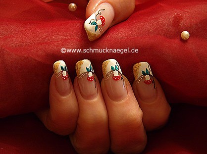 Motivo de seta con nail art liner y esmalte