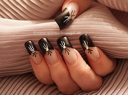 Uñas francesas en negro