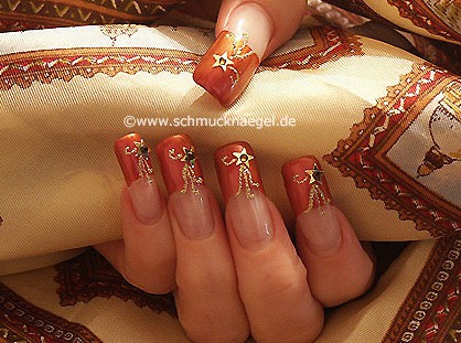 Decoracion con esmalte en uñas