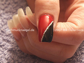 Nagellack in der Farbe schwarz