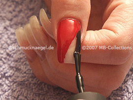 Nagellack in der Farbe schwarz