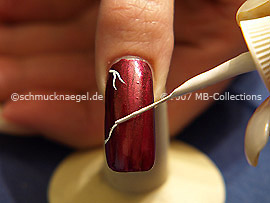 Nailart Liner in der Farbe weiß