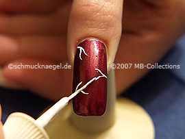 Nailart Liner in der Farbe weiß