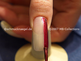 Nagellack in der Farbe kupfer