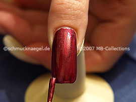Nagellack in der Farbe kupfer