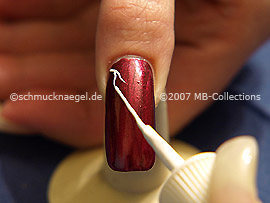 Nailart Liner in der Farbe weiß