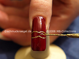 Nailart Liner in der Farbe gold-glitter