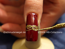 Nailart Liner in der Farbe gold-glitter