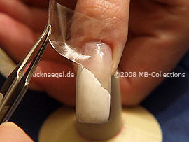 Pinzette und durchsichtiges Klebeband