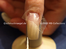 Nagellack in der Farbe hellbeige