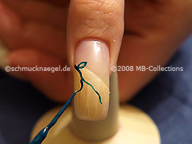 Nailart Liner in der Farbe dunkelgrün