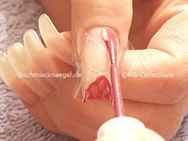 Nailart Pen in der Farbe flieder