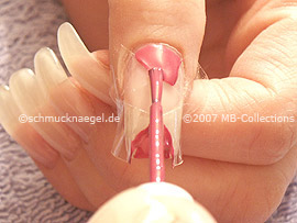 Nailart Pen in der Farbe flieder