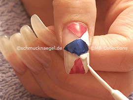 Nagellack in der Farbe weiß