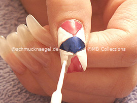 Nagellack in der Farbe weiß