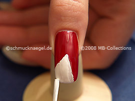 Nagellack in der Farbe weiß