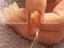 Pinzette und Sternentattoos